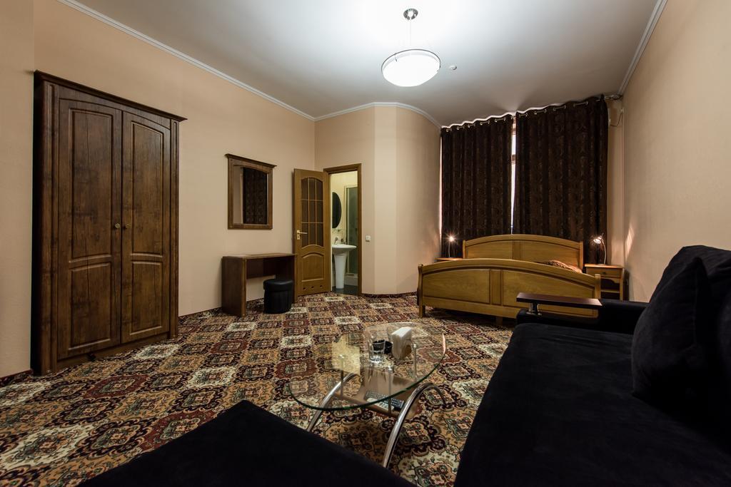 Premium Hotel Tsjernivsi Kamer foto