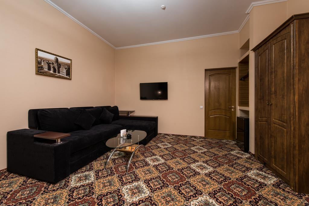 Premium Hotel Tsjernivsi Kamer foto
