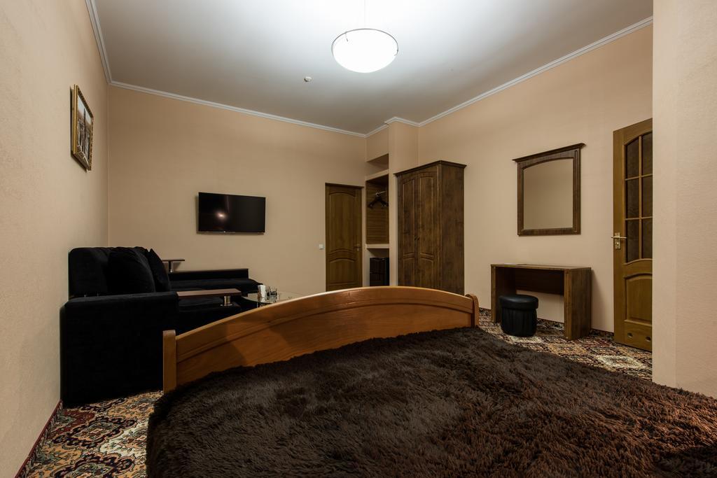 Premium Hotel Tsjernivsi Kamer foto