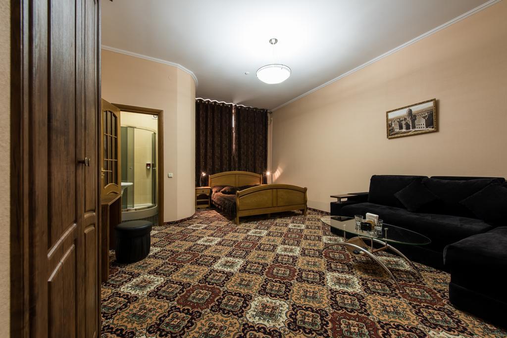 Premium Hotel Tsjernivsi Kamer foto